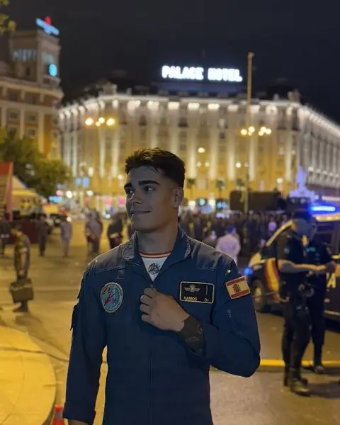 Izan, Operaciones Especiales